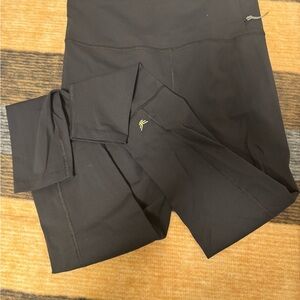 Ethona black leggings w zipper pocket sz L EUC